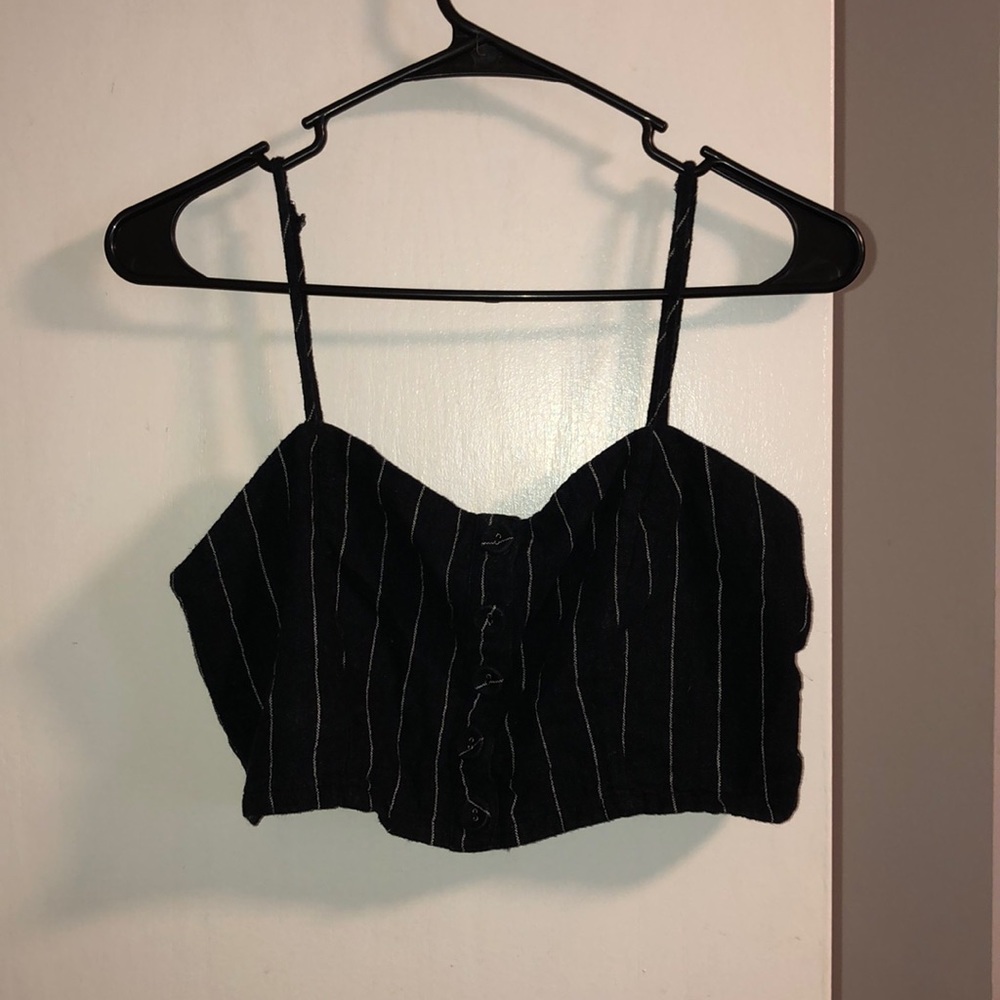 Black and white cropped tank top